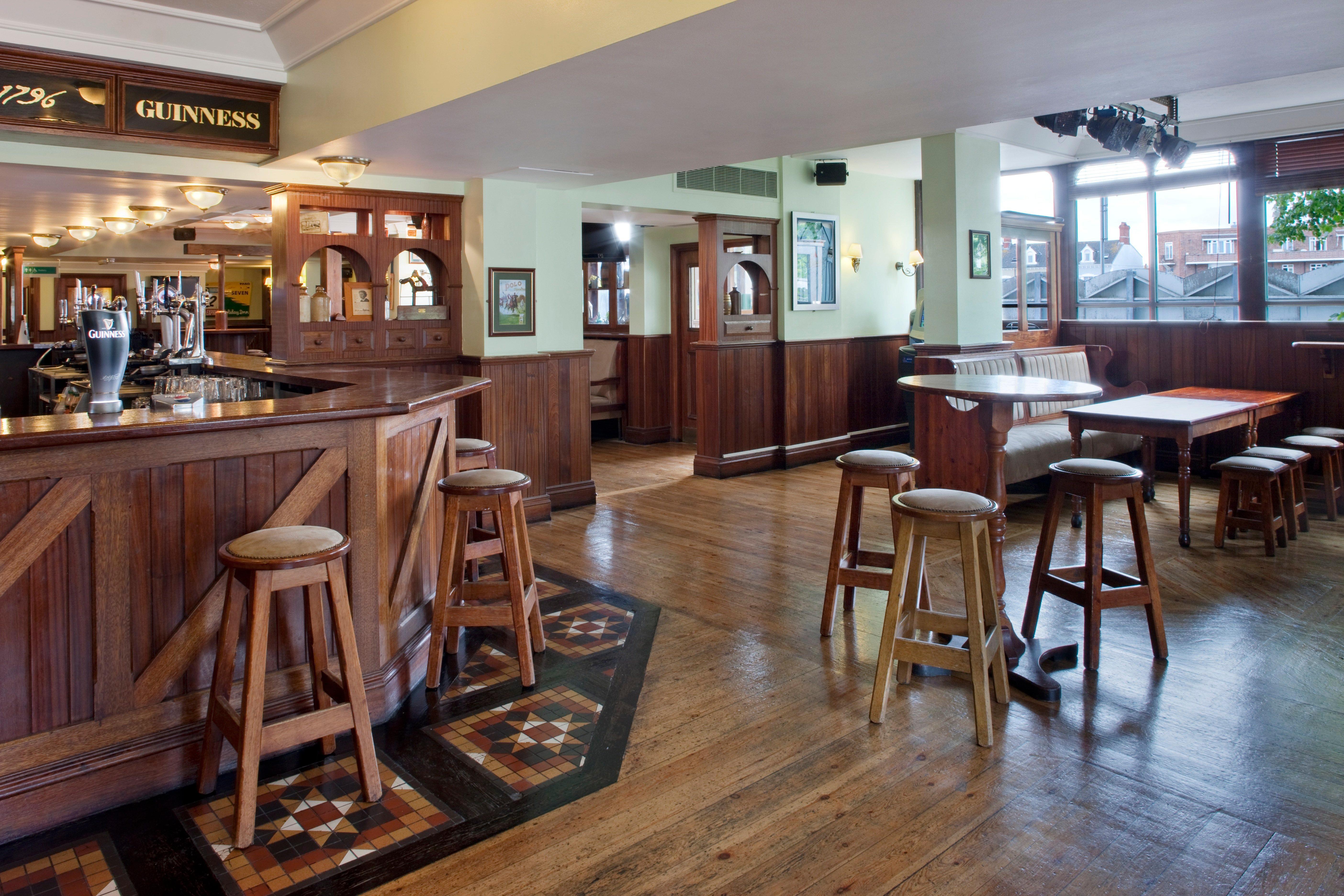 Holiday Inn Cardiff City By Ihg Ngoại thất bức ảnh