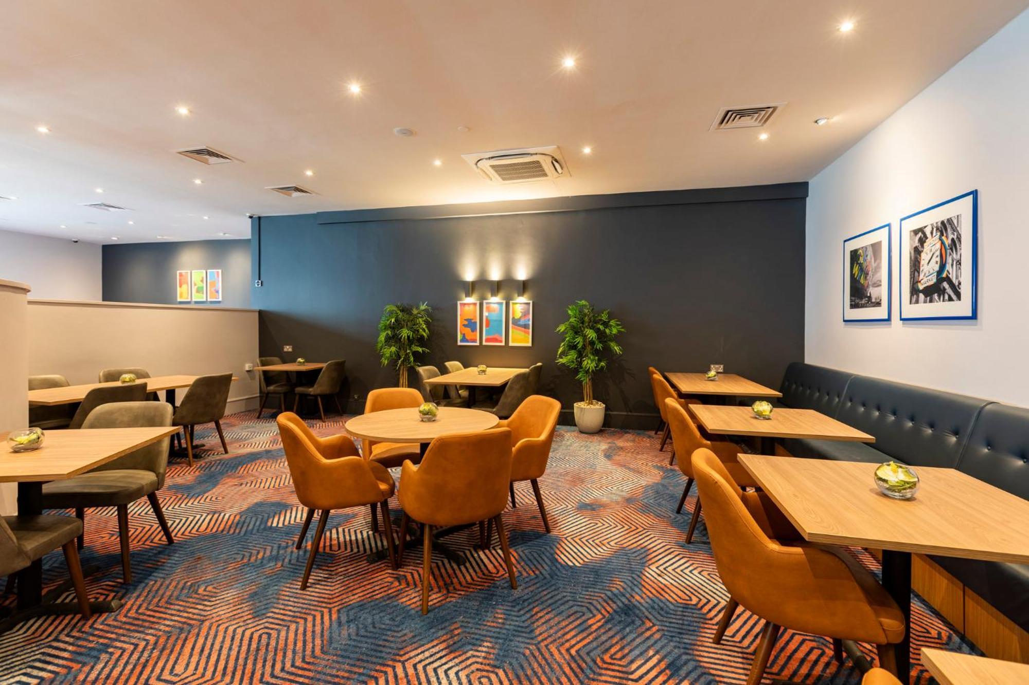 Holiday Inn Cardiff City By Ihg Ngoại thất bức ảnh