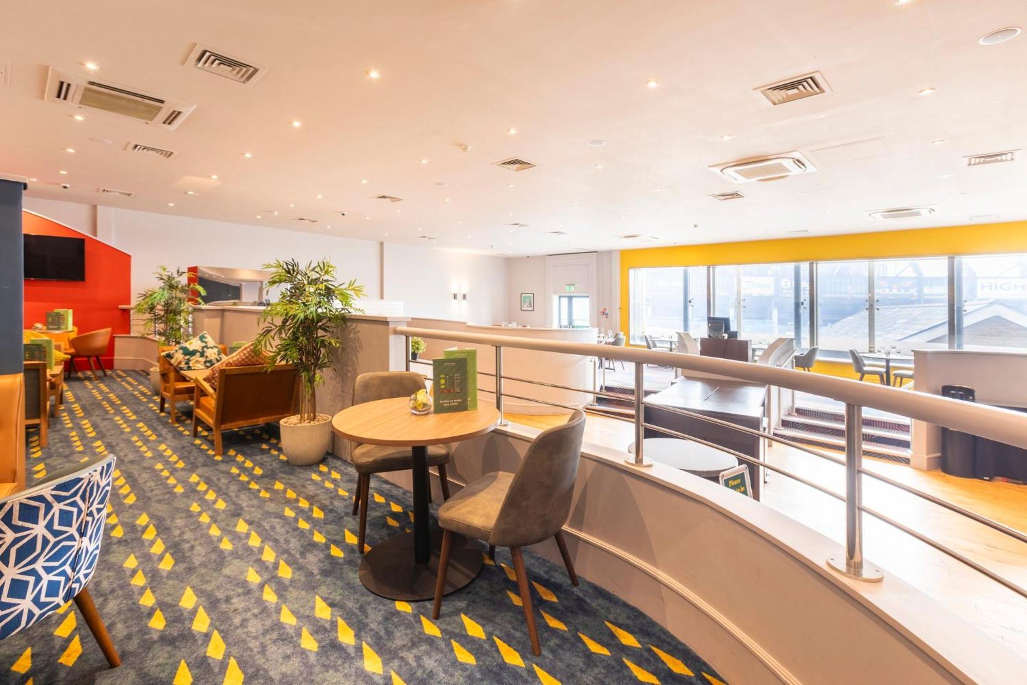 Holiday Inn Cardiff City By Ihg Ngoại thất bức ảnh