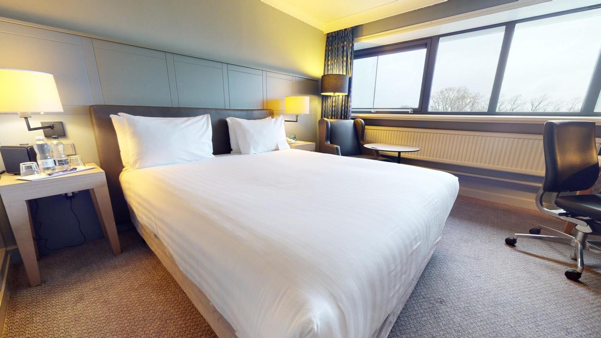 Holiday Inn Cardiff City By Ihg Ngoại thất bức ảnh