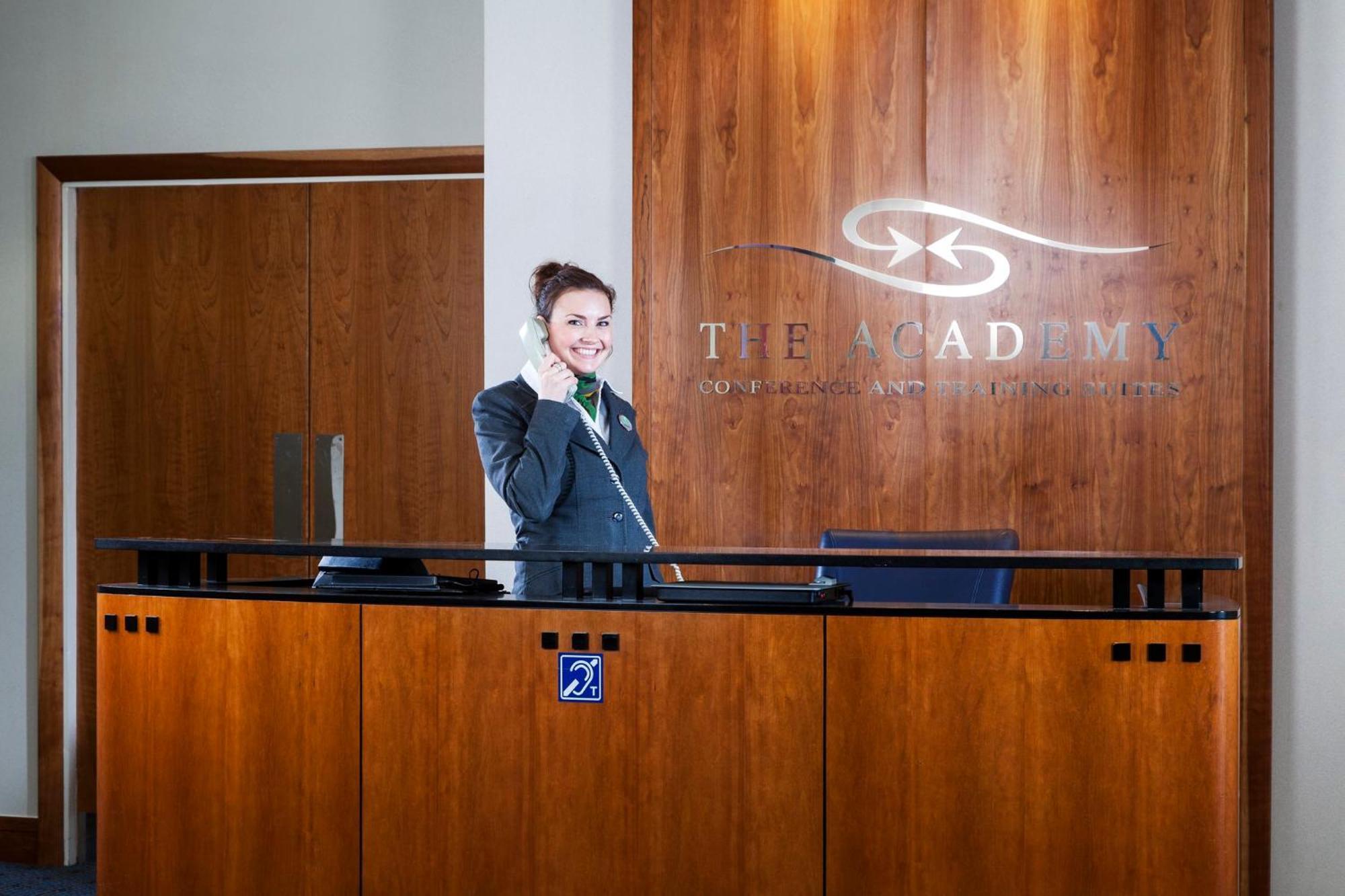 Holiday Inn Cardiff City By Ihg Ngoại thất bức ảnh